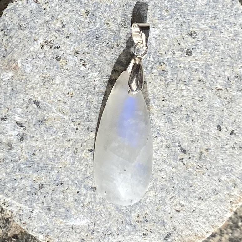 Colgante de plata y Piedra Luna - Komodo-fv
