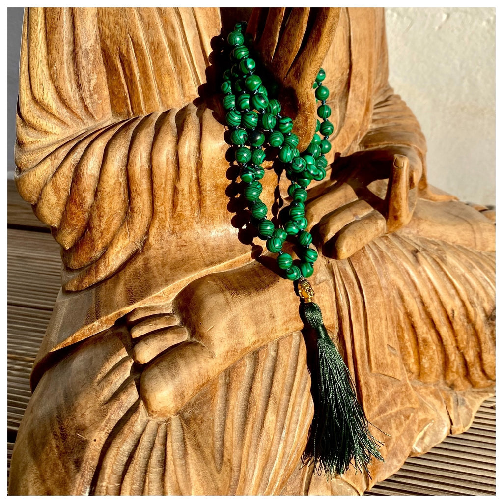 Collar “Mala Tibetana” de piedra de Malaquita - Komodo-fv