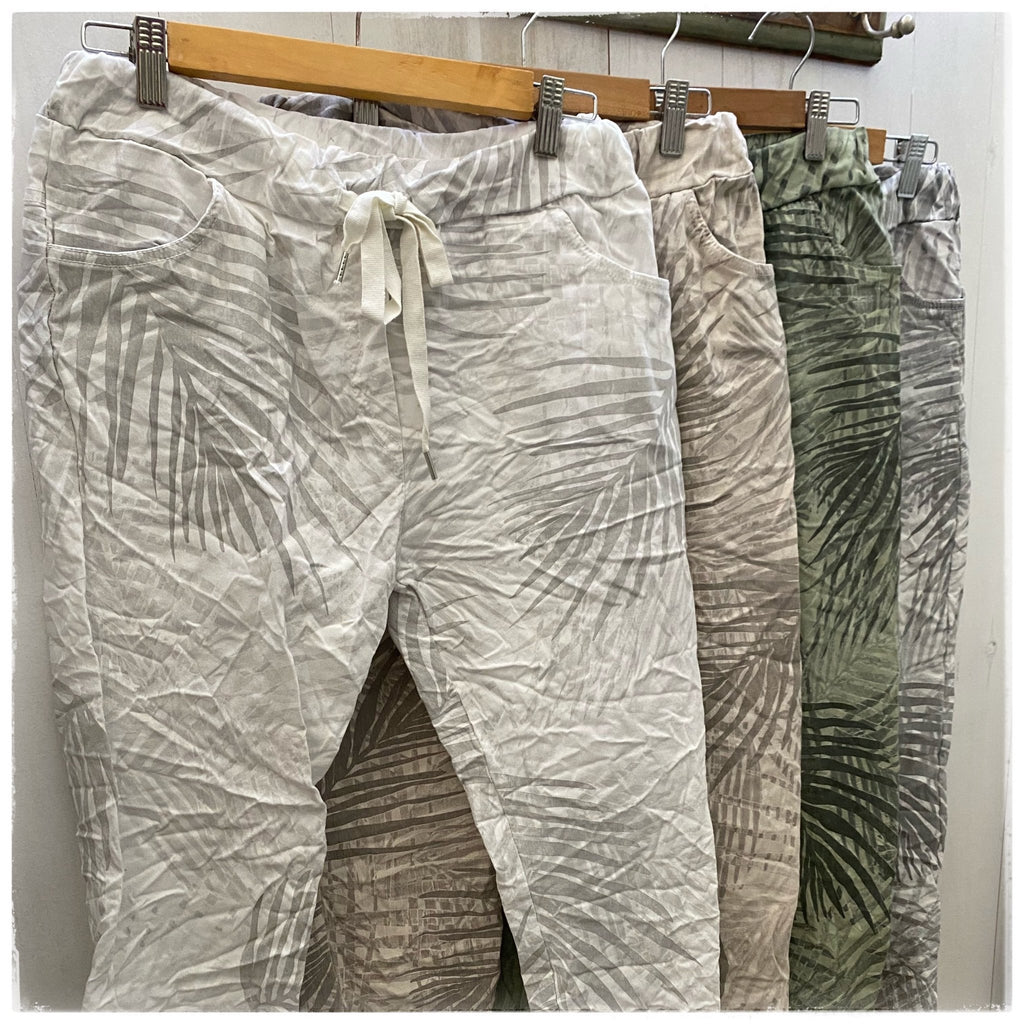 Pantalon “baggy” con estampado de hojas - Komodo-fv